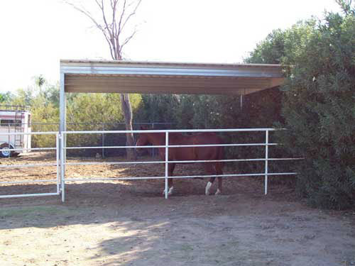 Refugio de caballos y ganado de una sola pendiente